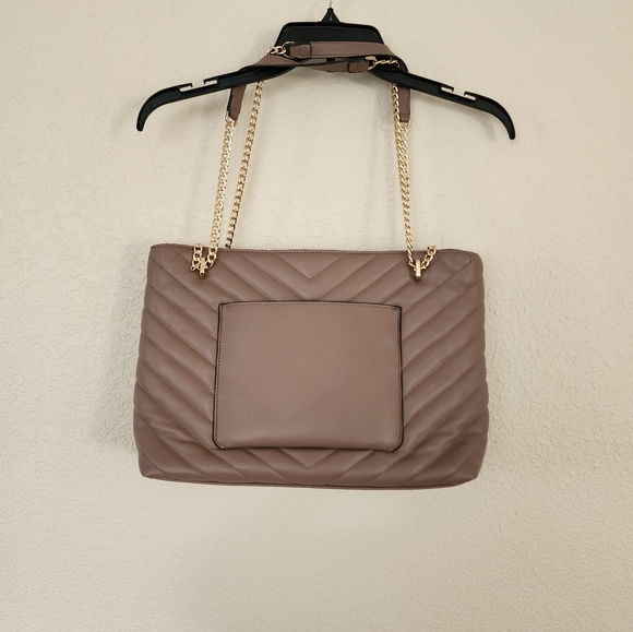 A New Day Quilted Chain Bag - Picture 2 of 9